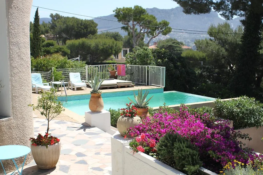 Cassis Hostel
