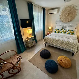 Village Options Parking And Baby Apartment
