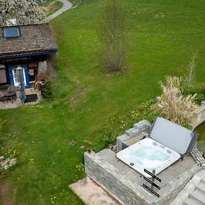 le-petit-nid-damour.hotels-rhonealpes.com/