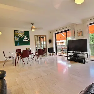 Lei Tapenie Par Dodo-a-cassis Apartment