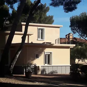 Lou Cigalou Holiday home