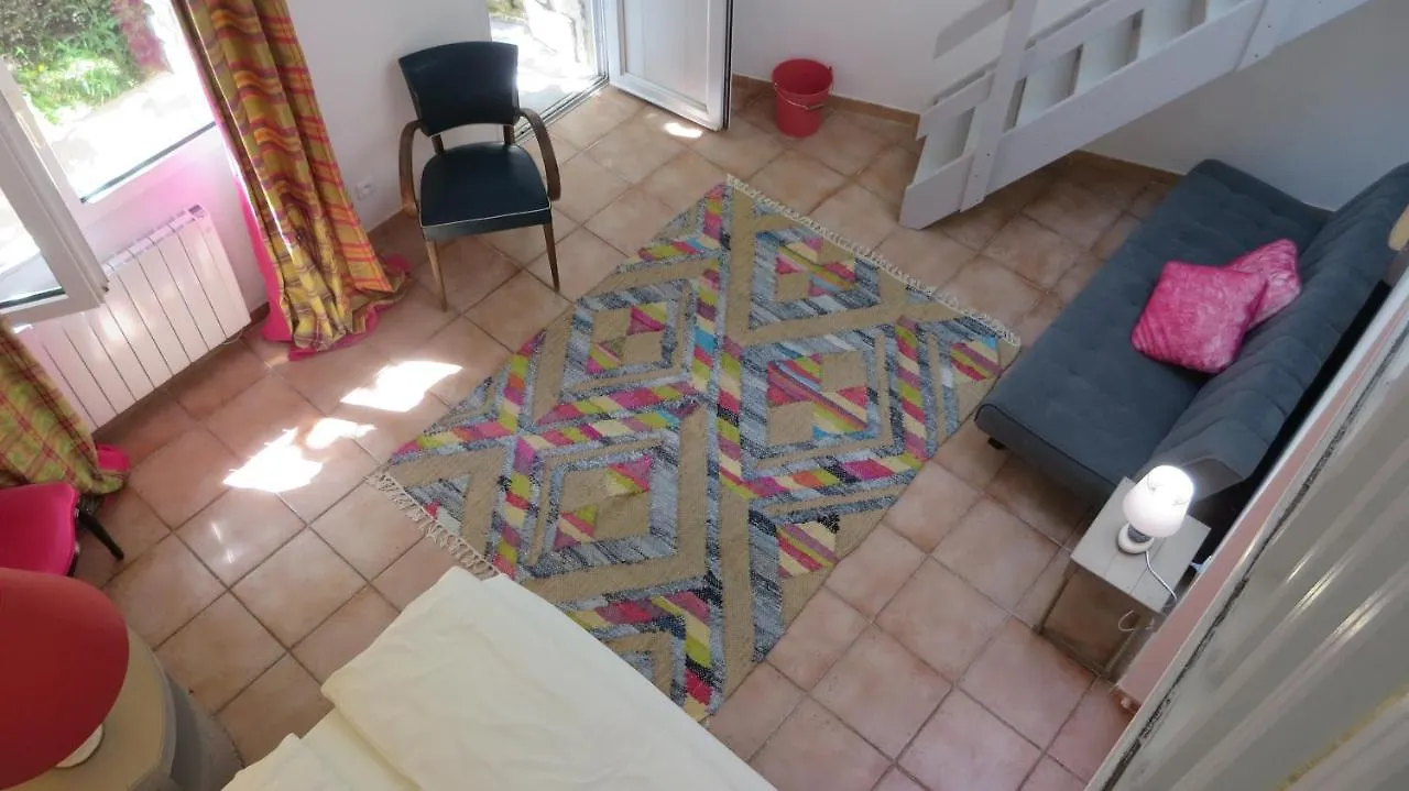 Cassis Hostel