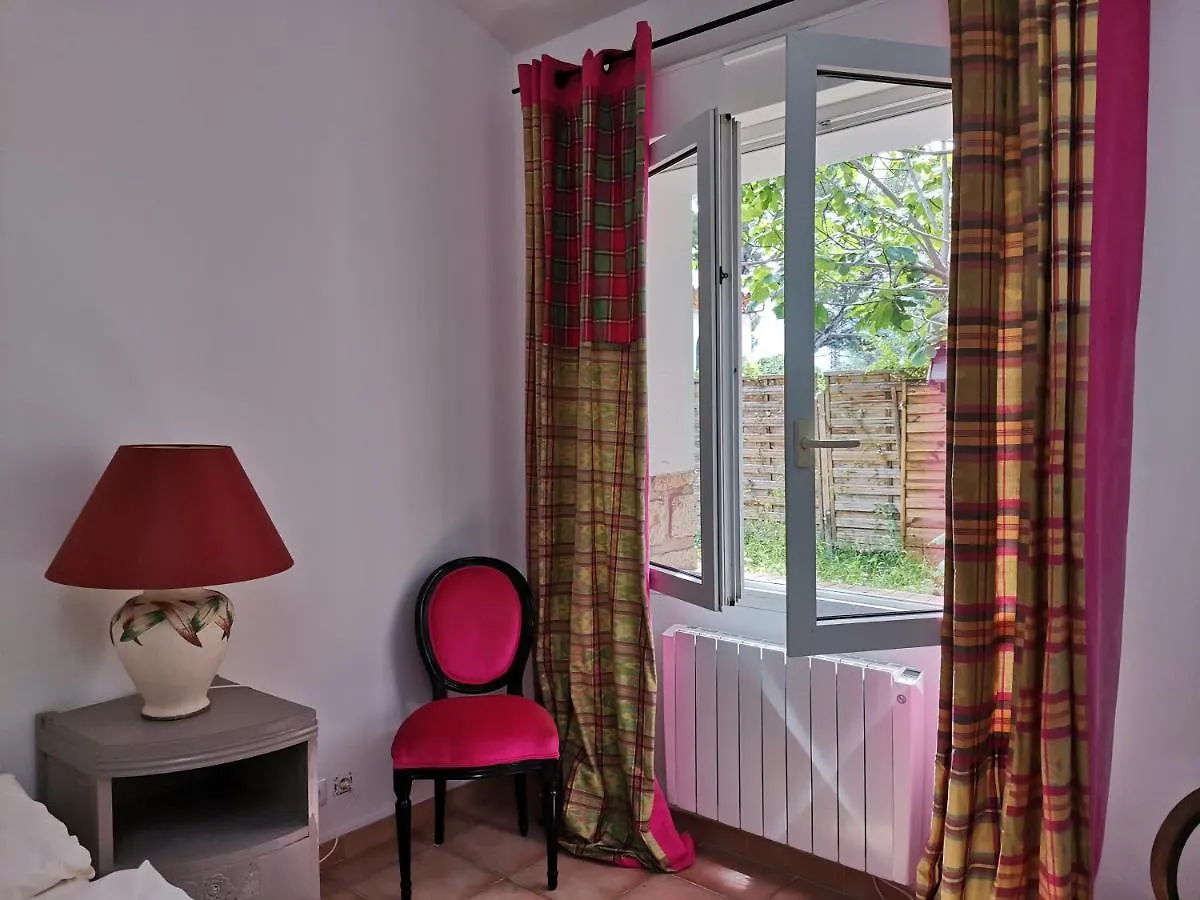 Cassis Hostel