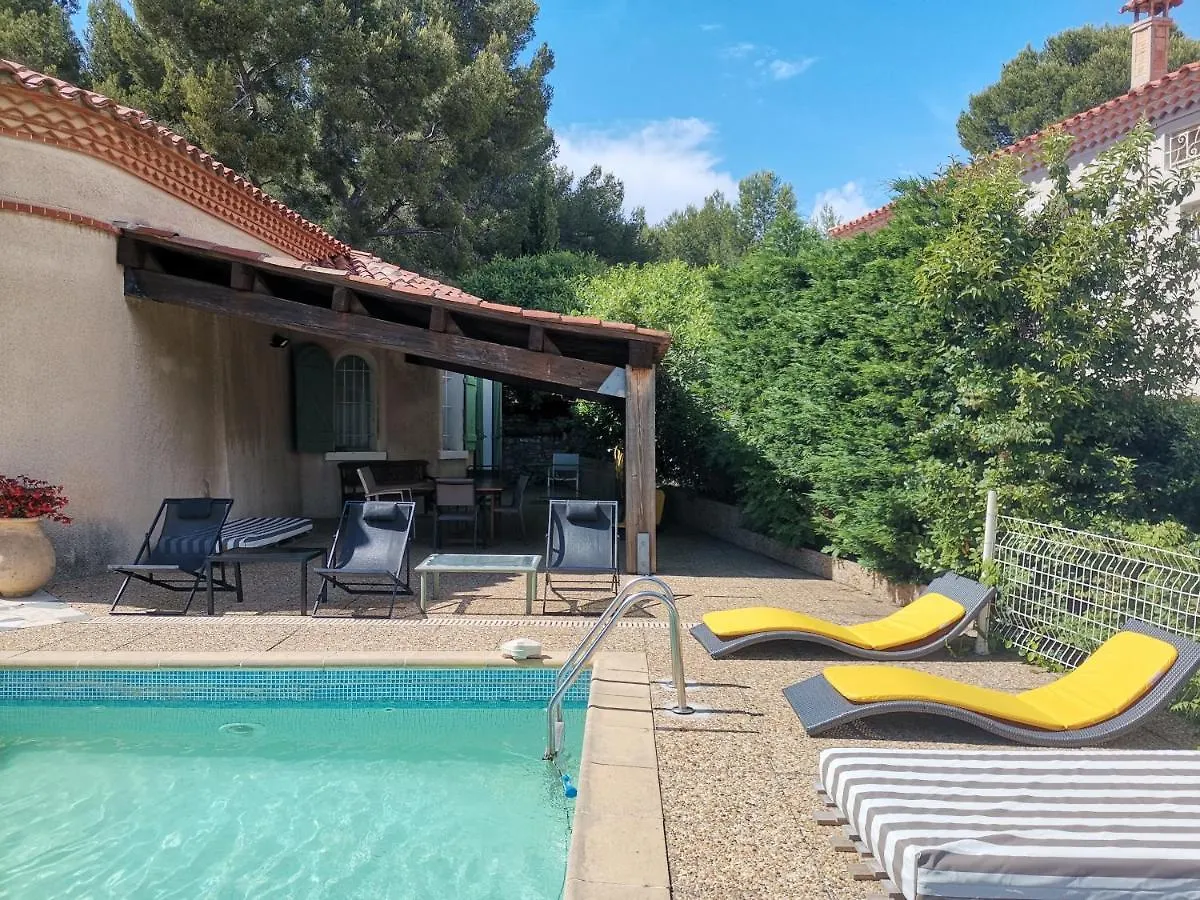 Cassis Hostel 0*,