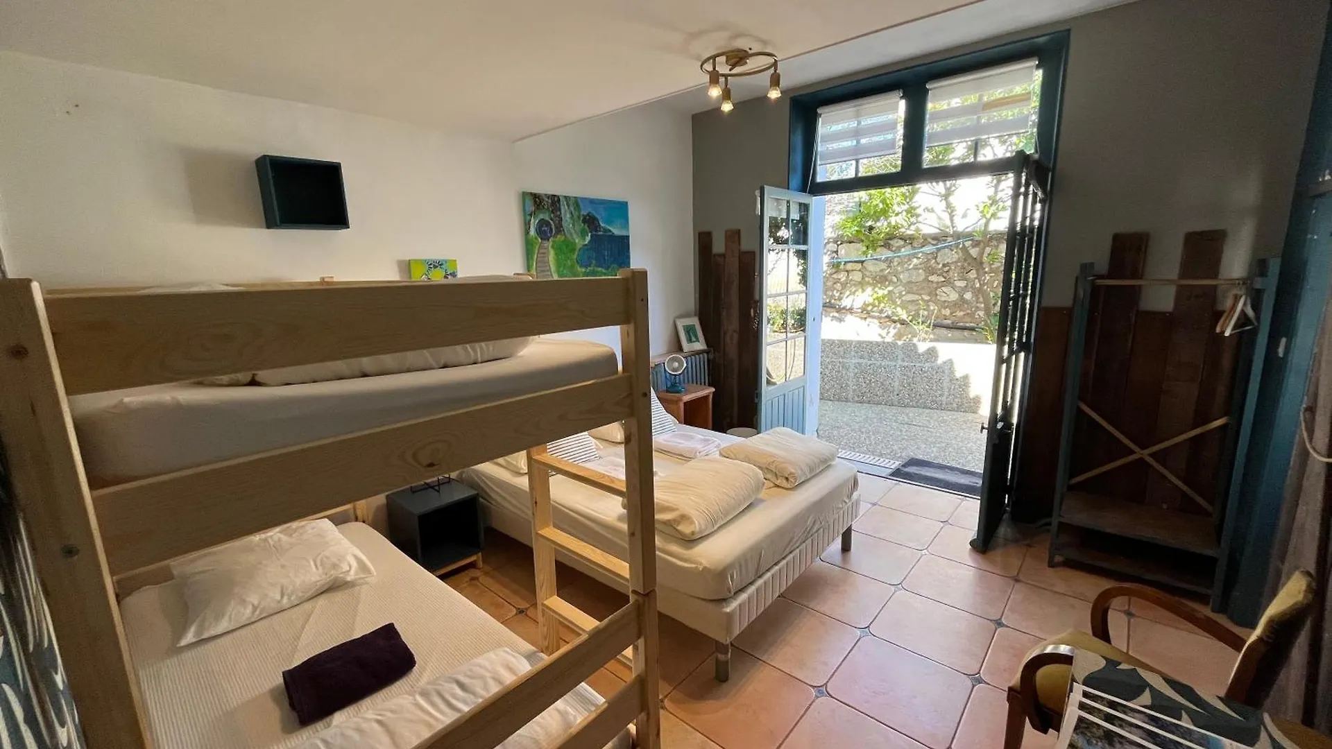 Cassis Hostel France