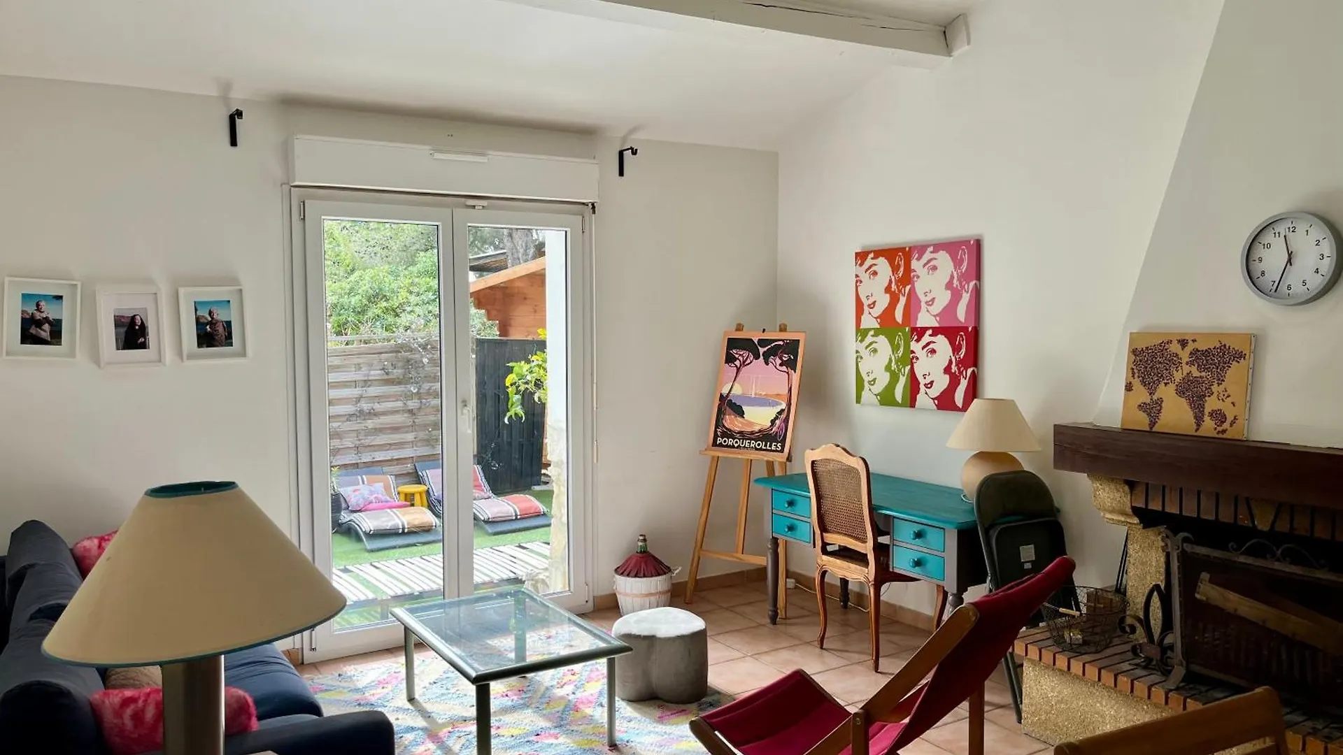 Cassis Hostel 0*,  France
