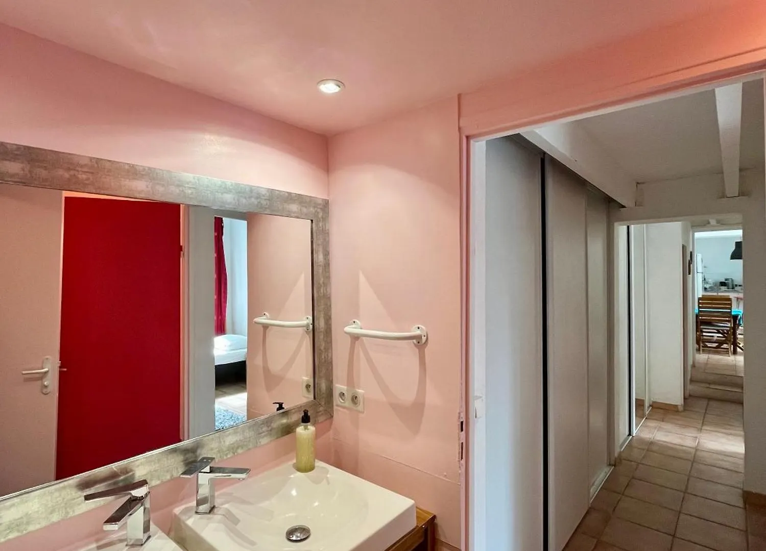 Cassis Hostel