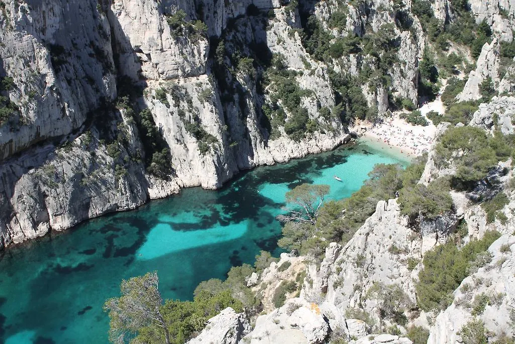 Cassis Hostel